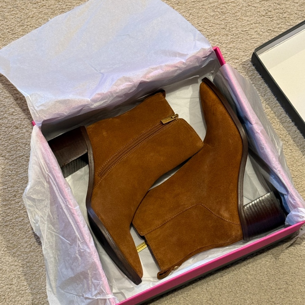 Vince Camuto 'Burnt Sugar' boots - Size 8